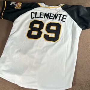 SOLD ROBERTO CLEMENTE PITTSBURGH PIRATES TRIBUTE LARGE JERSEY 89 BASEBALL MLB